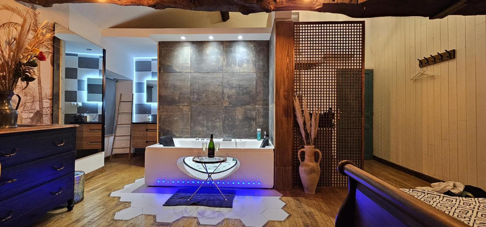 Suite Penthouse Romantique, Confolens, Charente Екстериор снимка